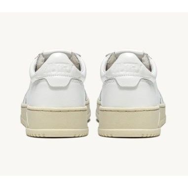 MEDALIST LOW SNEAKERS IN WHITE LEATHER