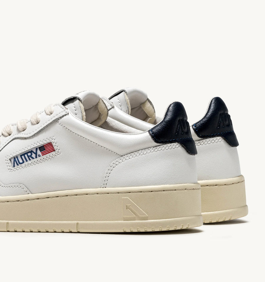 MEDALIST LOW SNEAKERS IN WHITE AND SPACE LEATHER