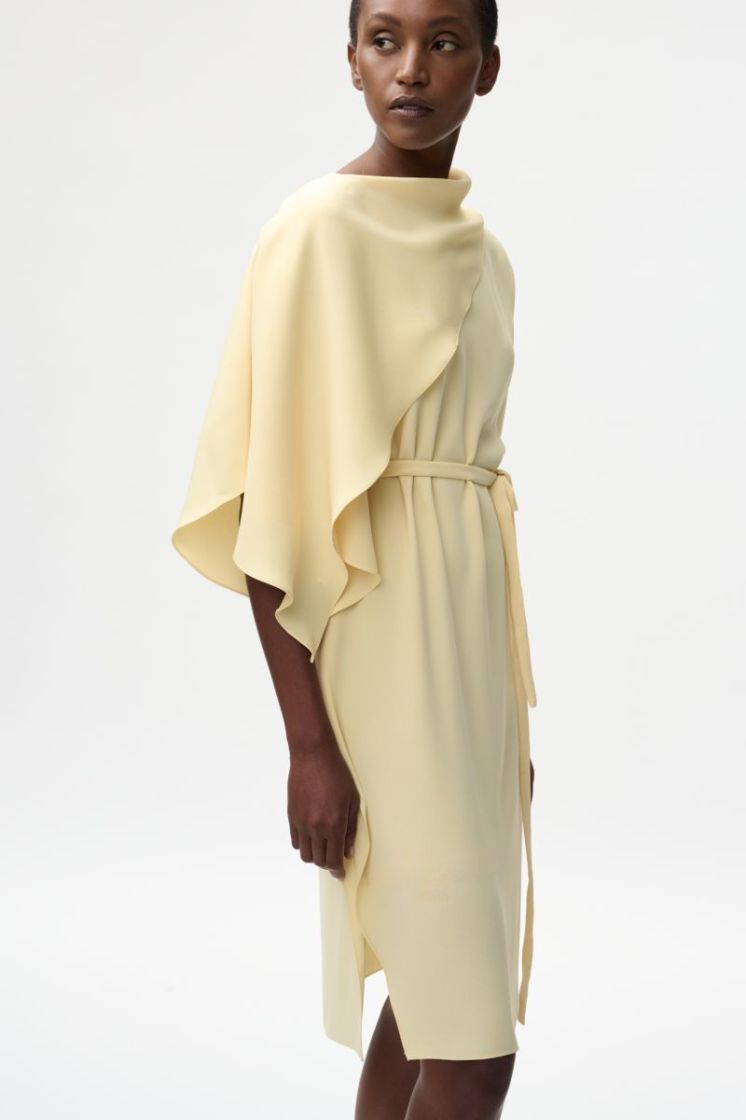  110 JAUNE PALE