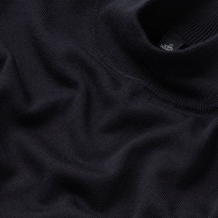 NIGHT BLUE